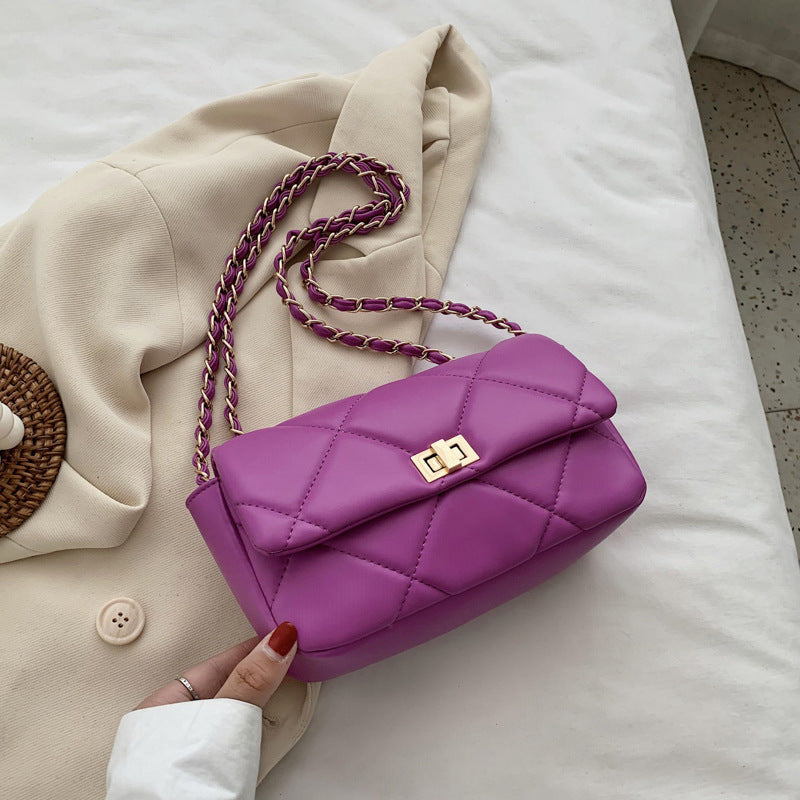 Doorgestikte tas met ketting - Noelia