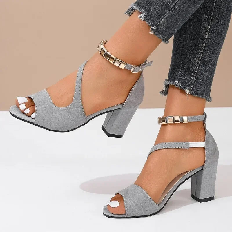 BARBARA - Elegante sandalen met blokhak en gouden accenten