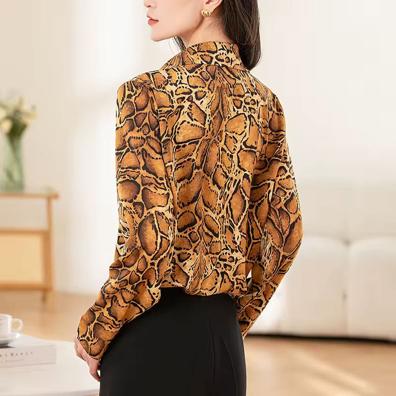 Hazel blouse met safariprint