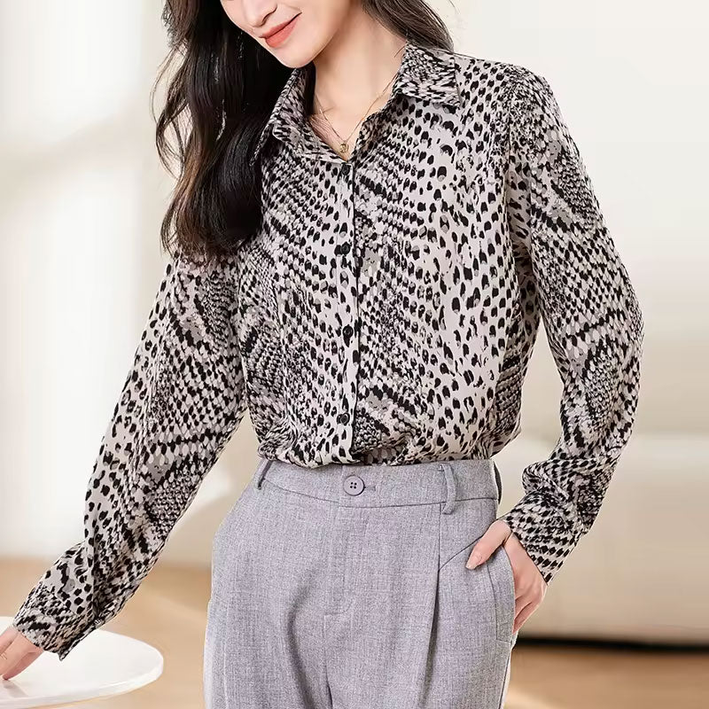 Hazel blouse met safariprint