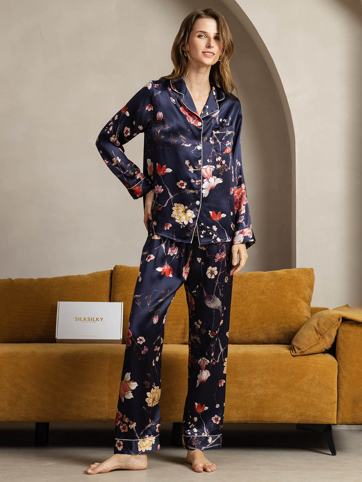 2-teiliges Damen-Pyjama-Set aus reiner Seide mit Paspelierung