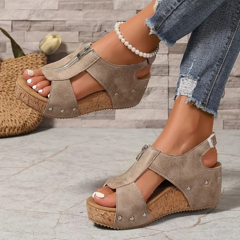 HANNA - Stijlvolle retro sleehak sandalen met rits