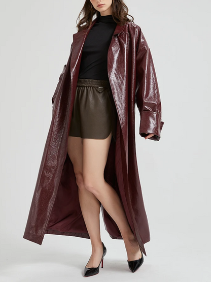 Bordeauxrode leren trenchcoat