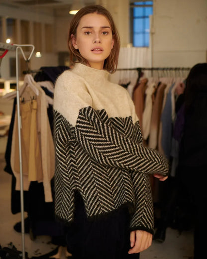 ADELIE | Premium Rollkragenpullover aus feinem Strick