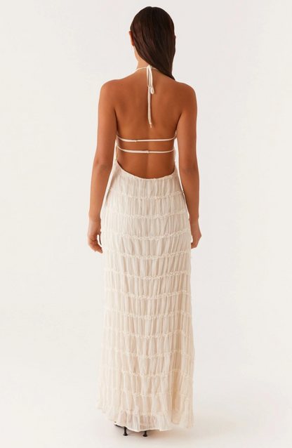 Caroline | Texturiertes Halterneck-Maxikleid