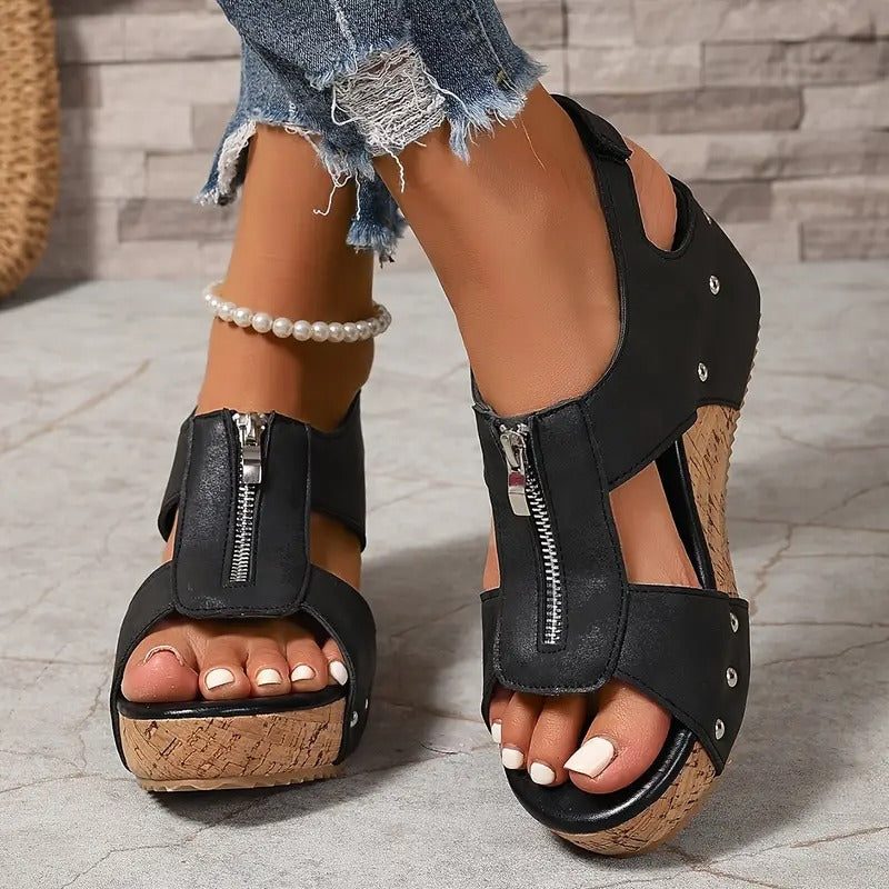HANNA - Stijlvolle retro sleehak sandalen met rits