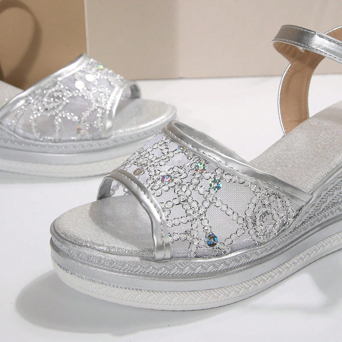 Cara - Normale Keillab-sandalen met dikke zool