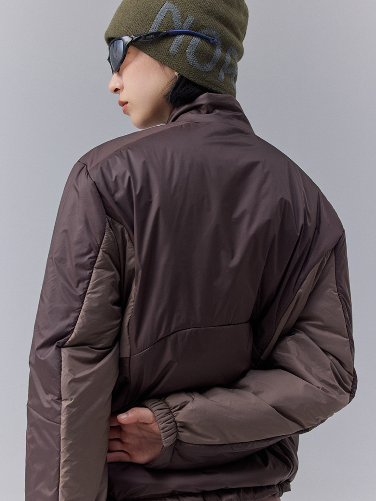 DryBench – Unisex Outdoor-Daunenjacke mit Kontrastkragen