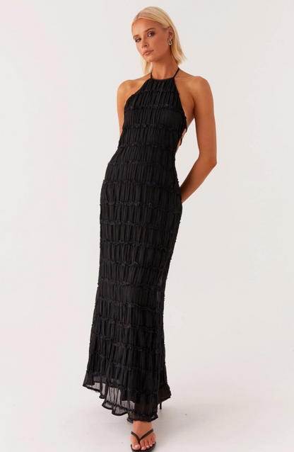 Caroline | Texturiertes Halterneck-Maxikleid