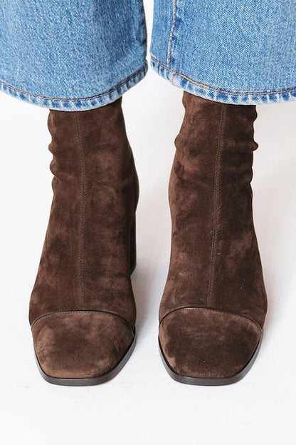 Victoria | Stiefeletten mit quadratischer Zehenform und Absatz