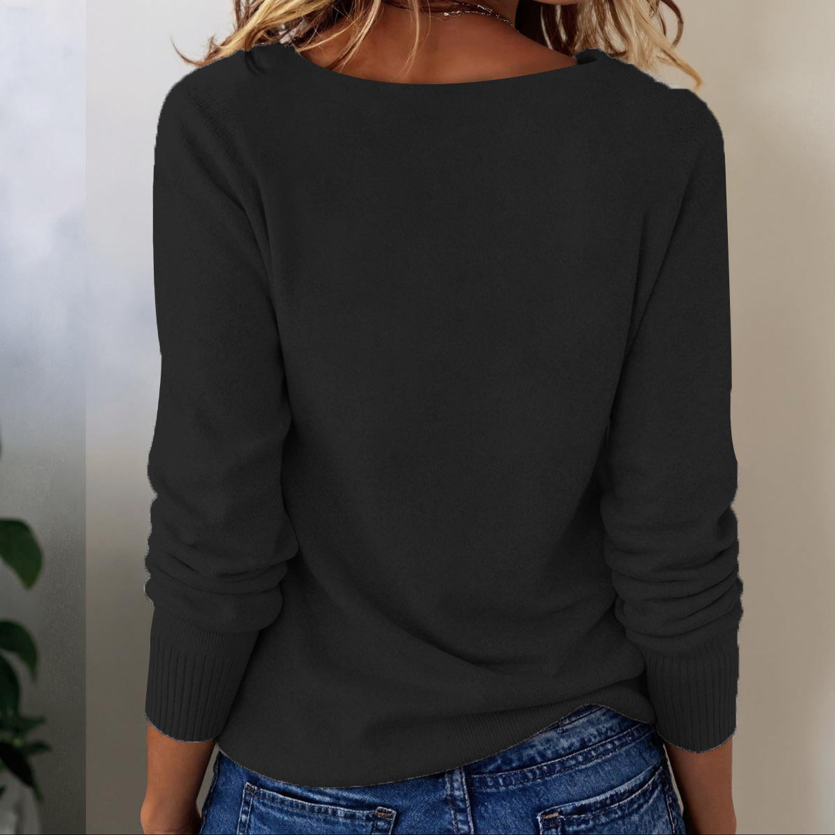 Grauer Langarm-Pullover ohne Muster
