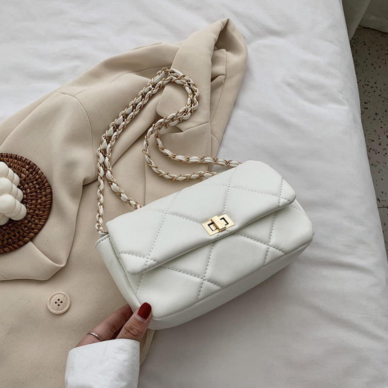 Doorgestikte tas met ketting - Noelia
