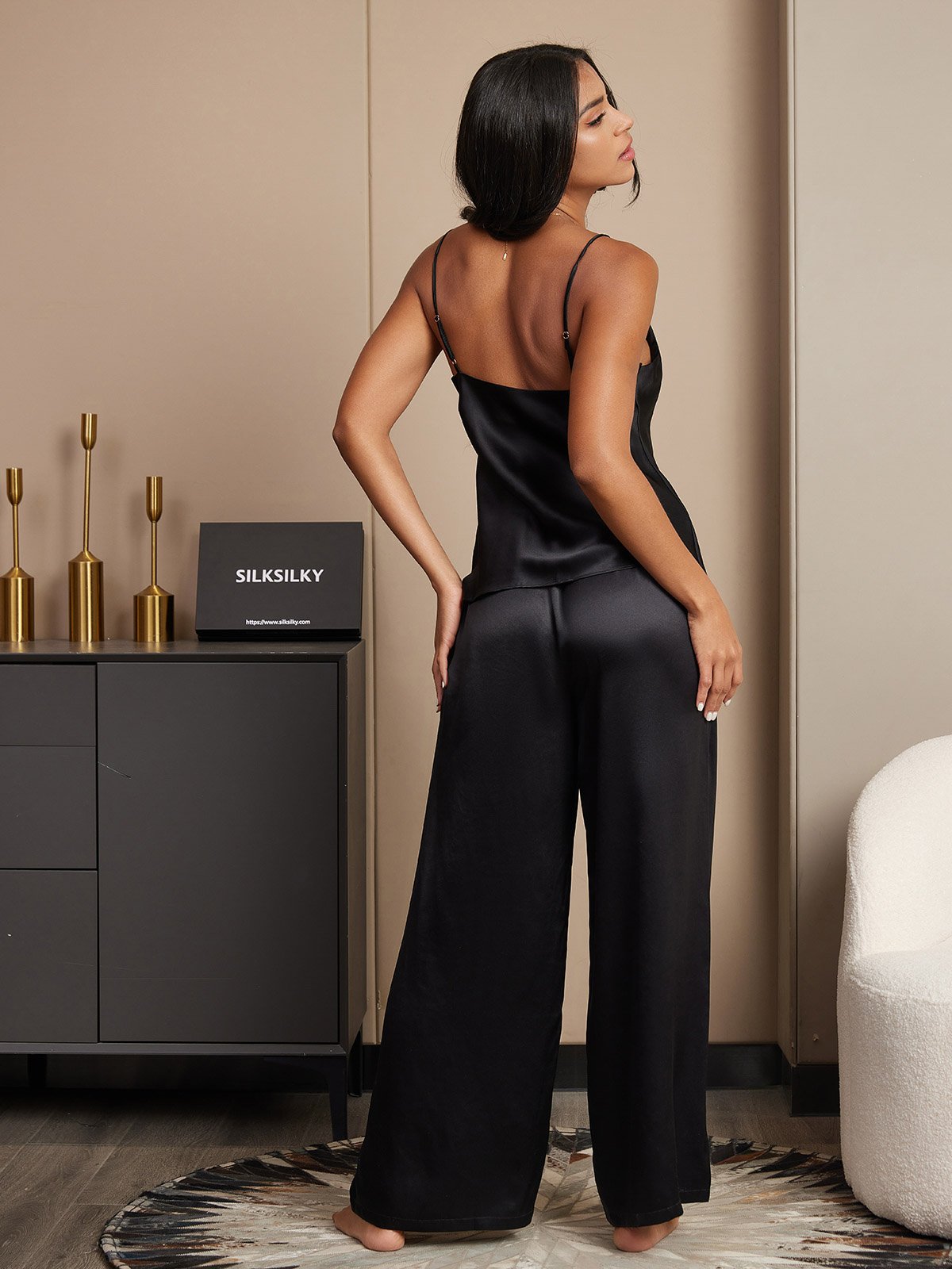 Zijden pyjamaset met camisole en wijde broek