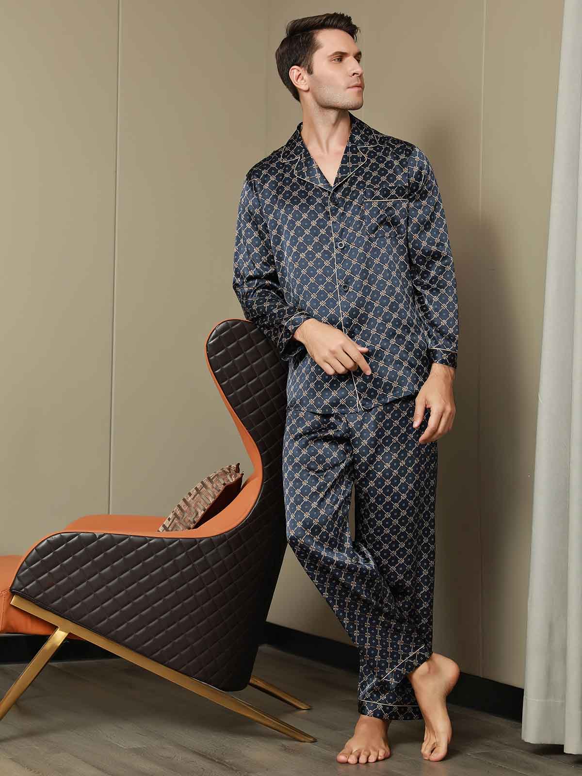 Pyjama en Pure Soie à Revers Imprimé pour Homme