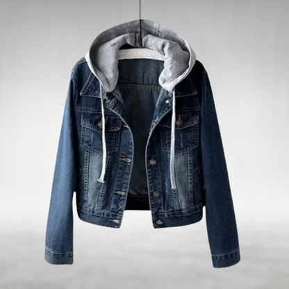 ANNETTE IN JEANSJACK MET CAPUCHON