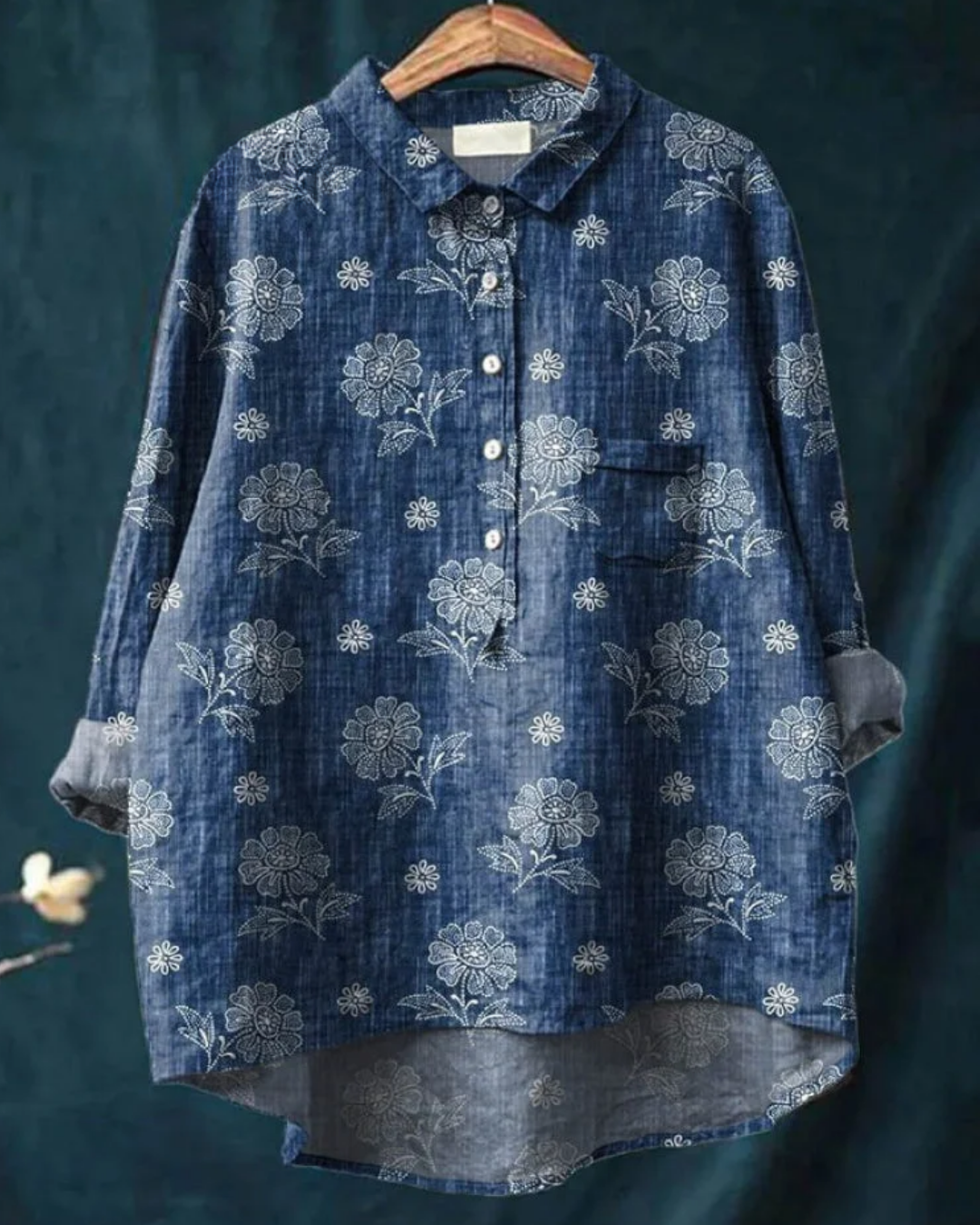 Jenny | Stijlvolle bloemenblouse met knoopjes