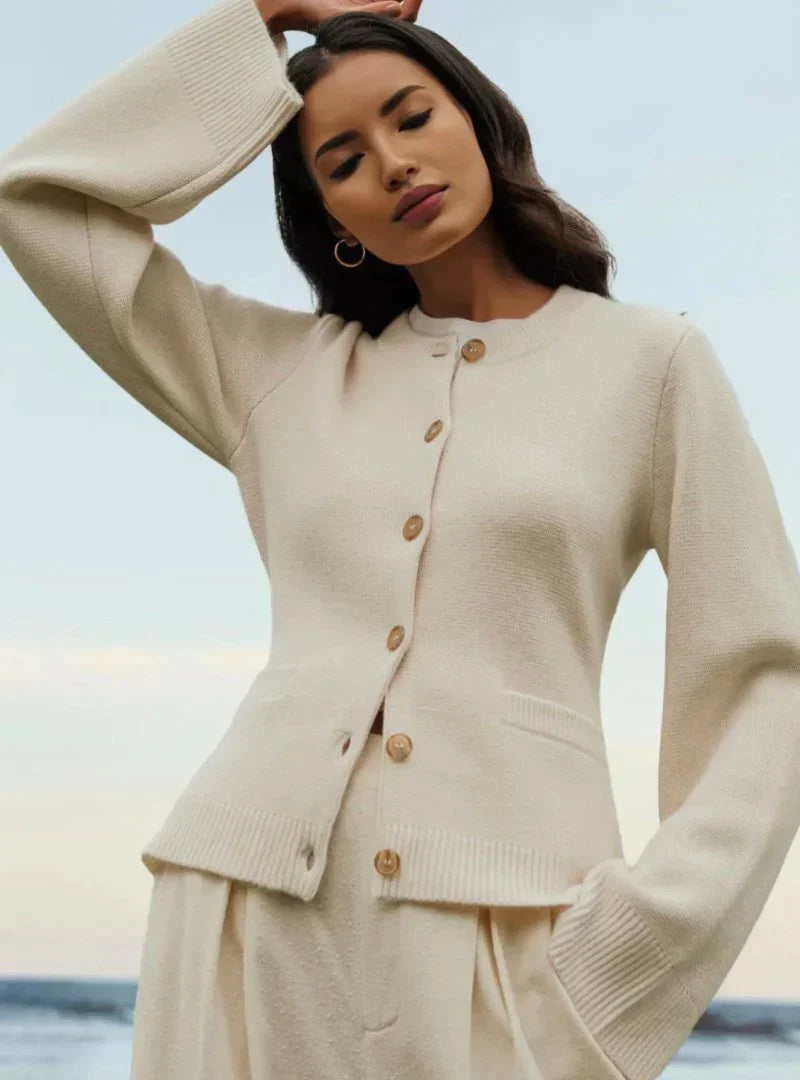 AMBER - WARME WINTERSTRICKJACKE MIT ENGLISCHER ELEGANZ FÜR DAMEN