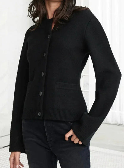AMBER - WARME WINTERSTRICKJACKE MIT ENGLISCHER ELEGANZ FÜR DAMEN