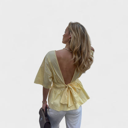 KATARÍNA – ELEGANT TAILLIERTE BLUSE