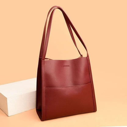 Schlichte Schultertasche aus echtem Leder in einfarbig