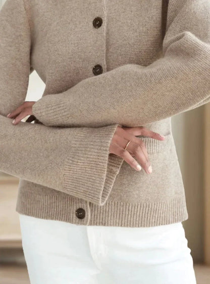 AMBER - WARME WINTERSTRICKJACKE MIT ENGLISCHER ELEGANZ FÜR DAMEN