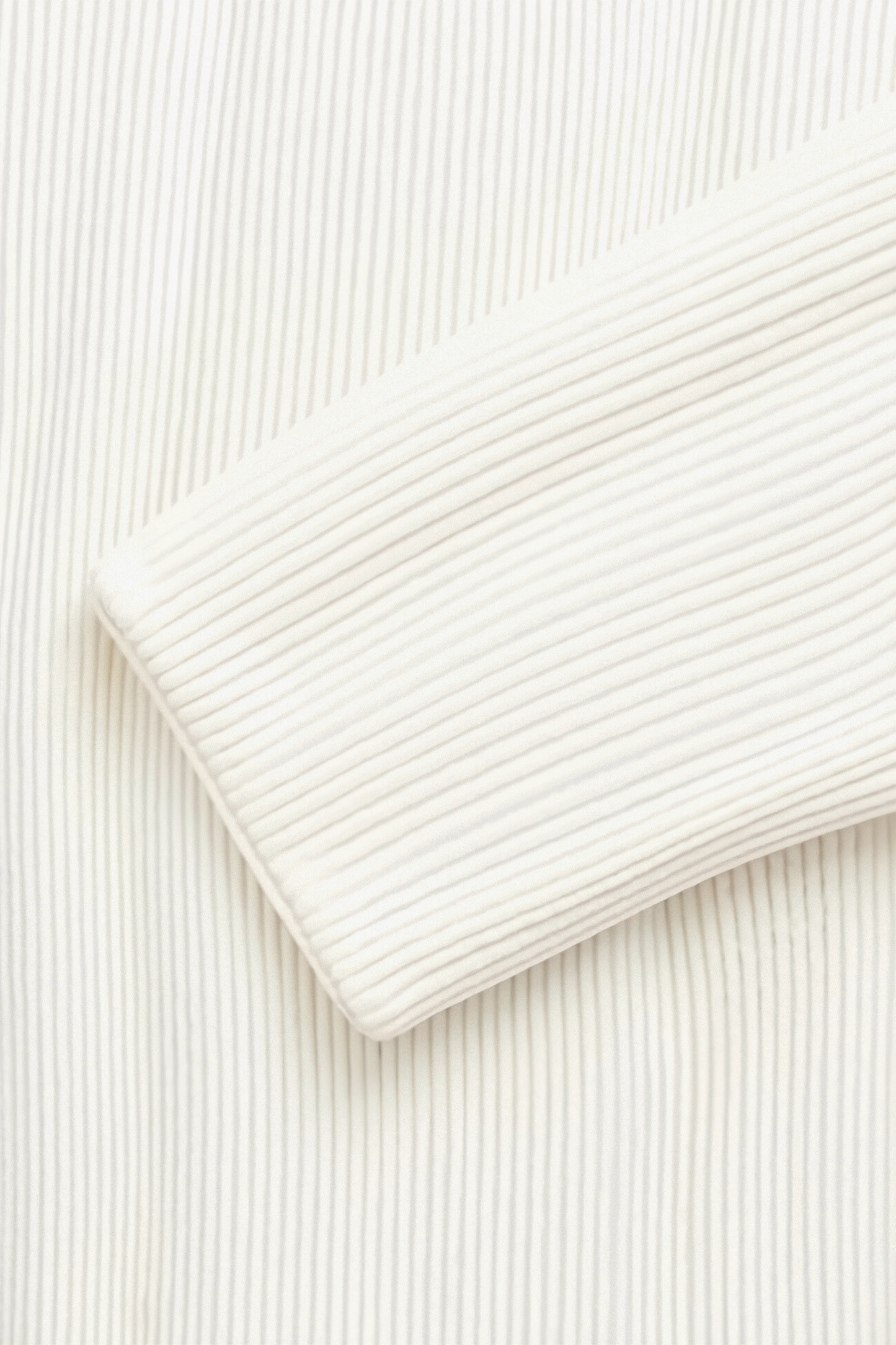 Luxueus fijngebreid vest met ronde hals
