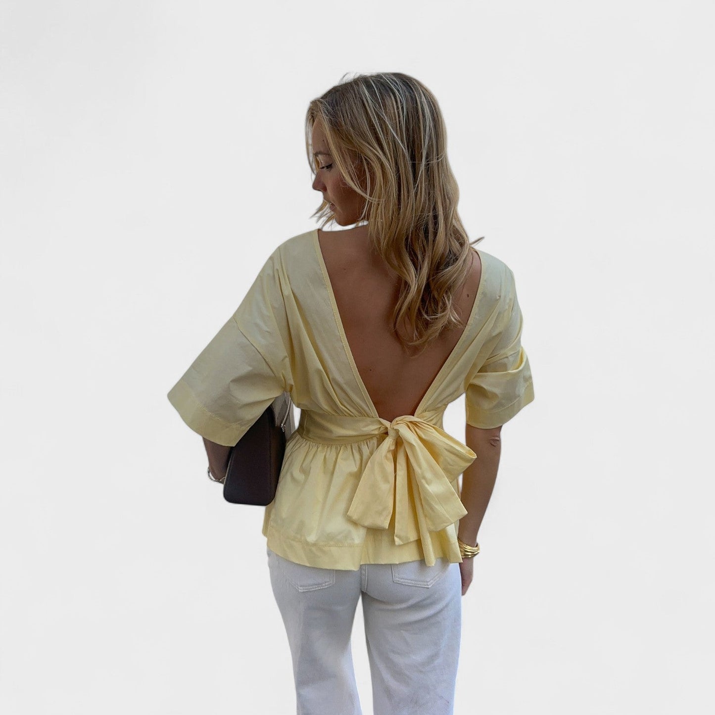 KATARÍNA – ELEGANT TAILLIERTE BLUSE