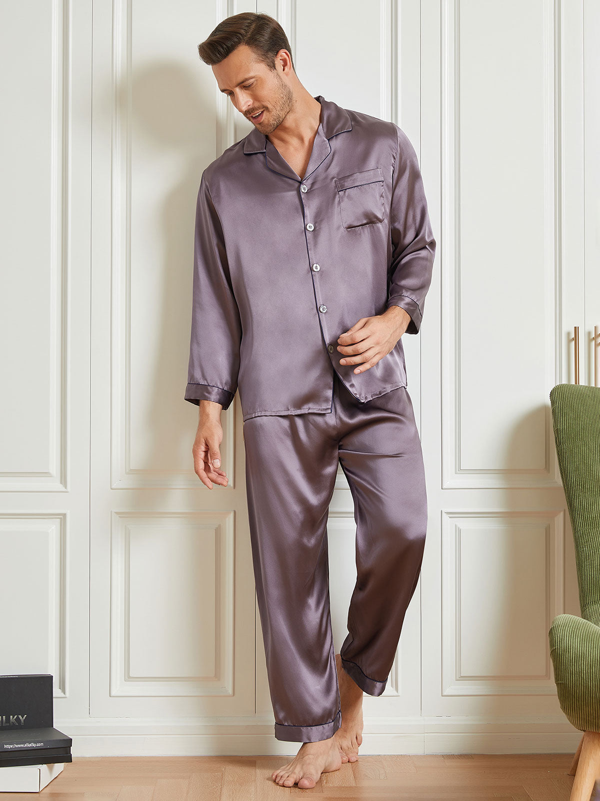 Luxe zijden pyjamaset voor heren met revers, 2-delig