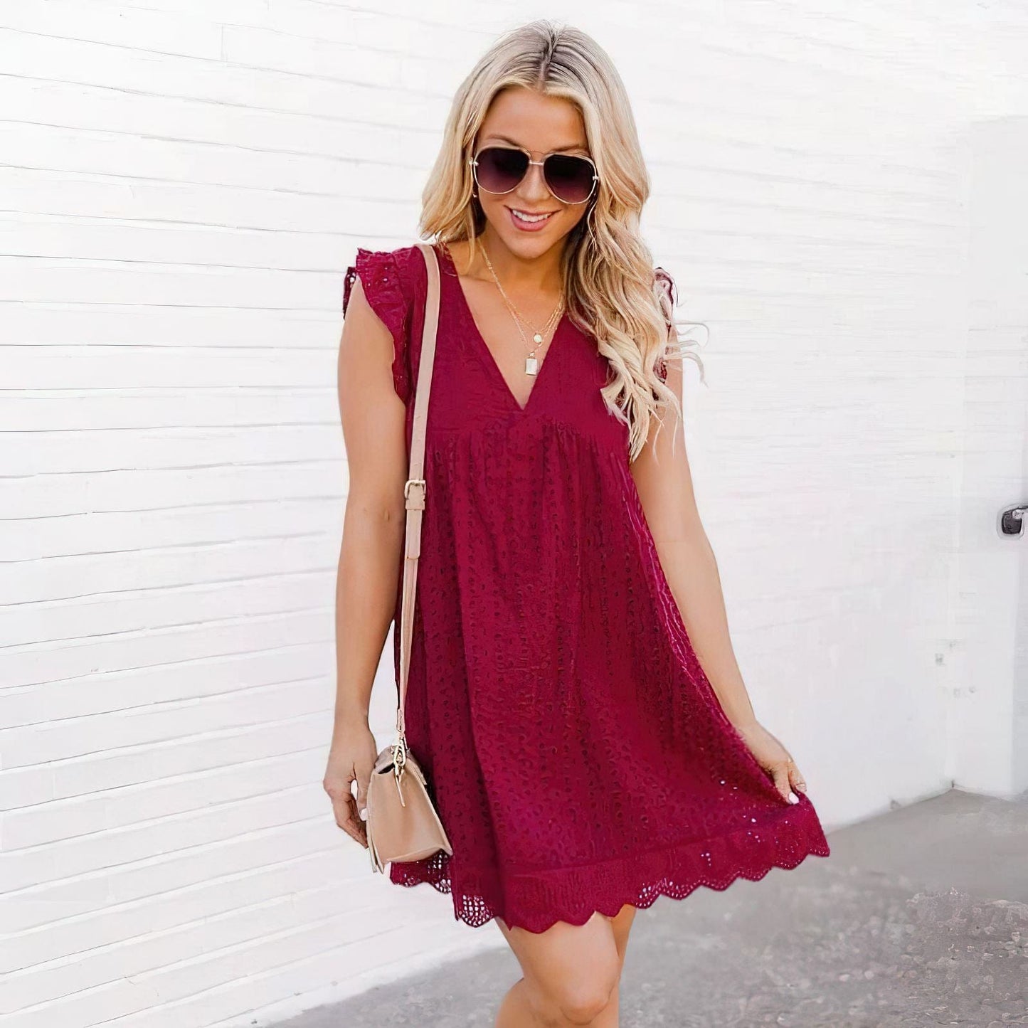 Lou™ – Effortless Holiday Dress with Built-In Comfort