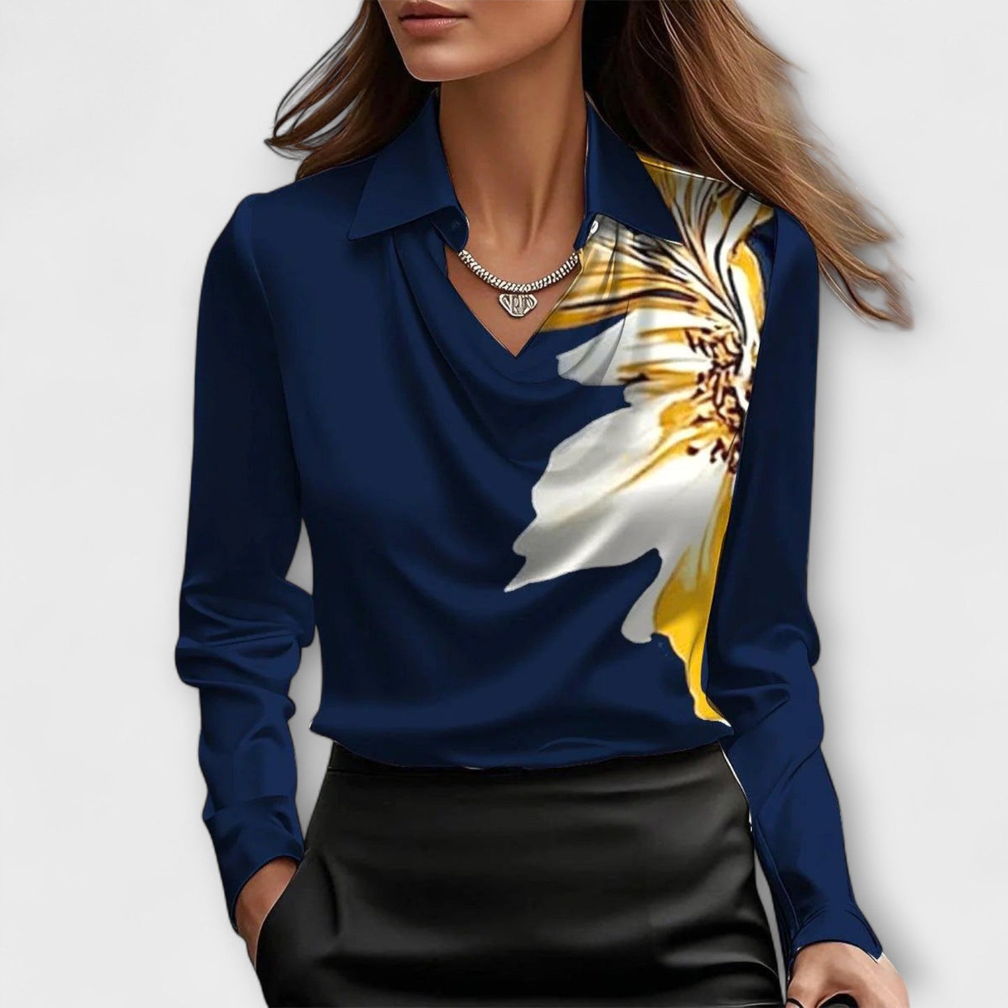 LA VENECIA | Elara™ – Drapierte Weiße Bluse