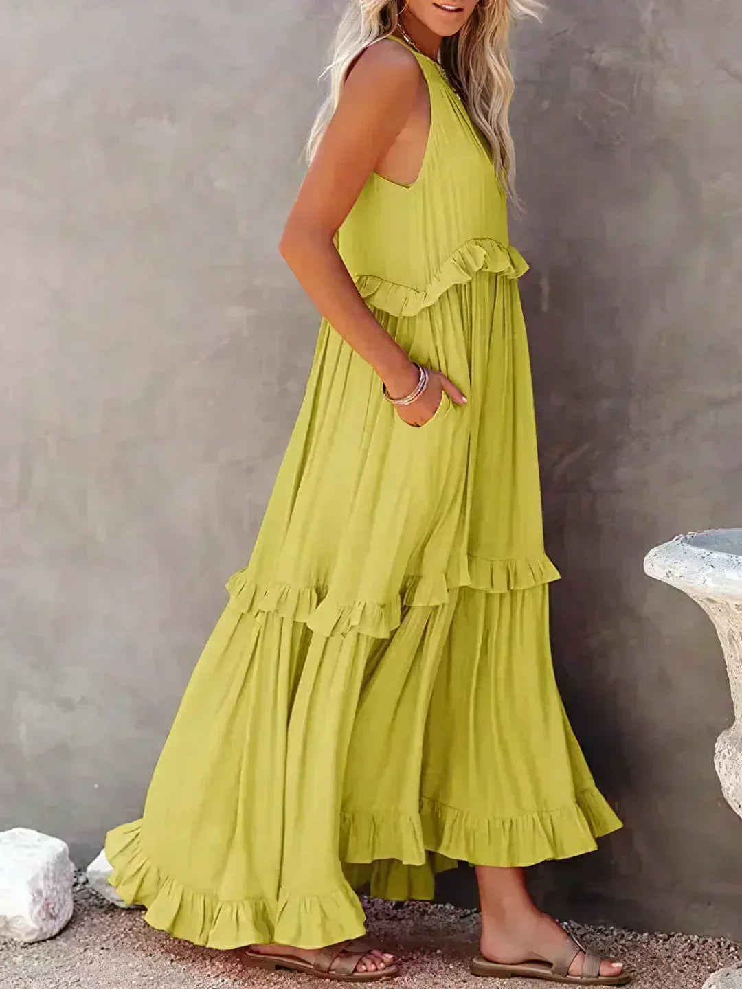 Delilah - Elegante Halterneck Jurk met Ruches