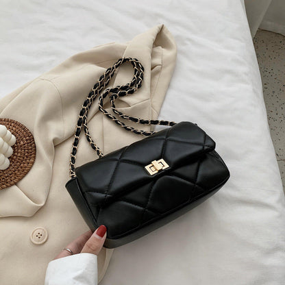 Doorgestikte tas met ketting - Noelia
