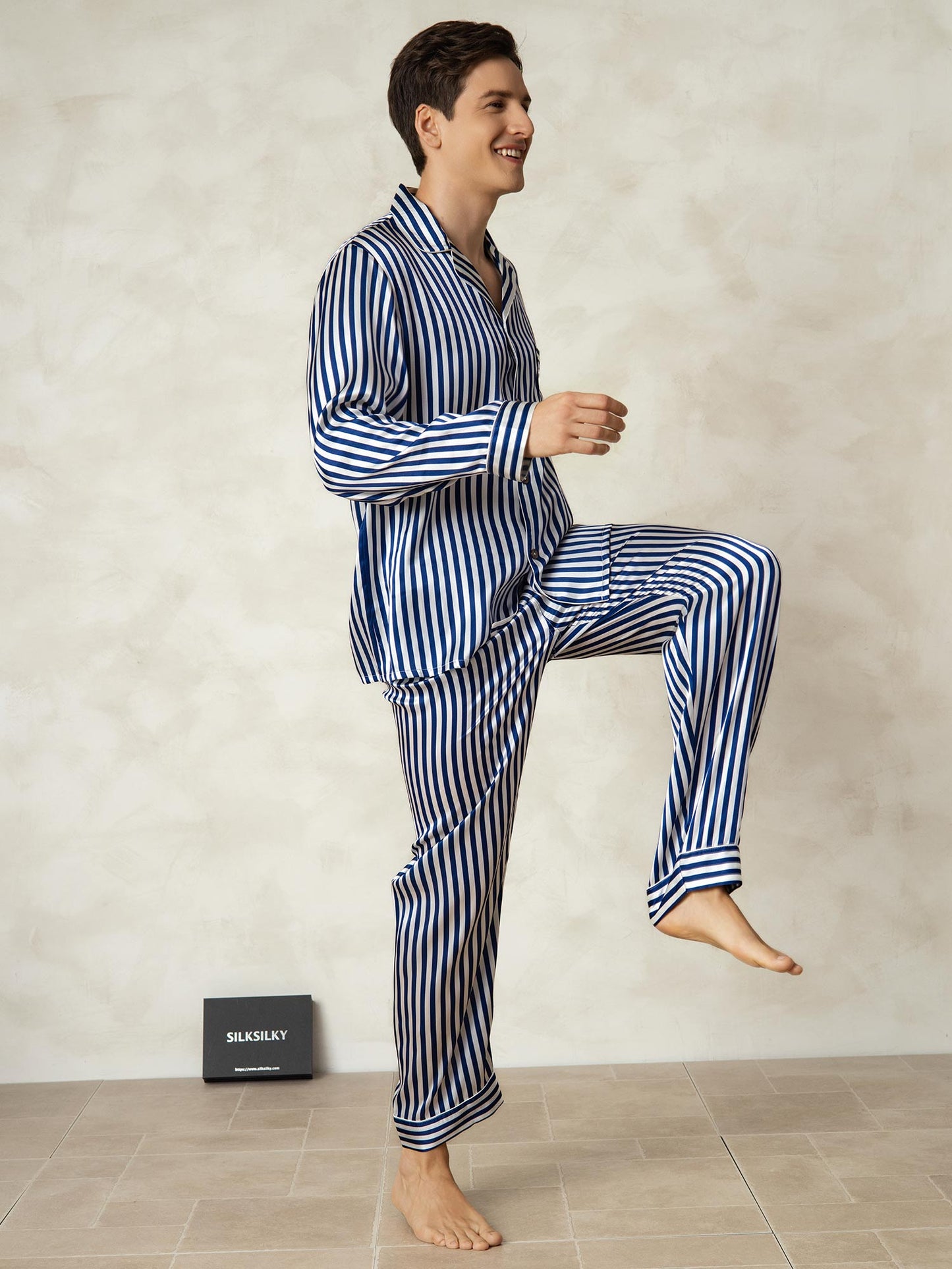 Luxe zijden pyjamaset voor heren met revers, 2-delig
