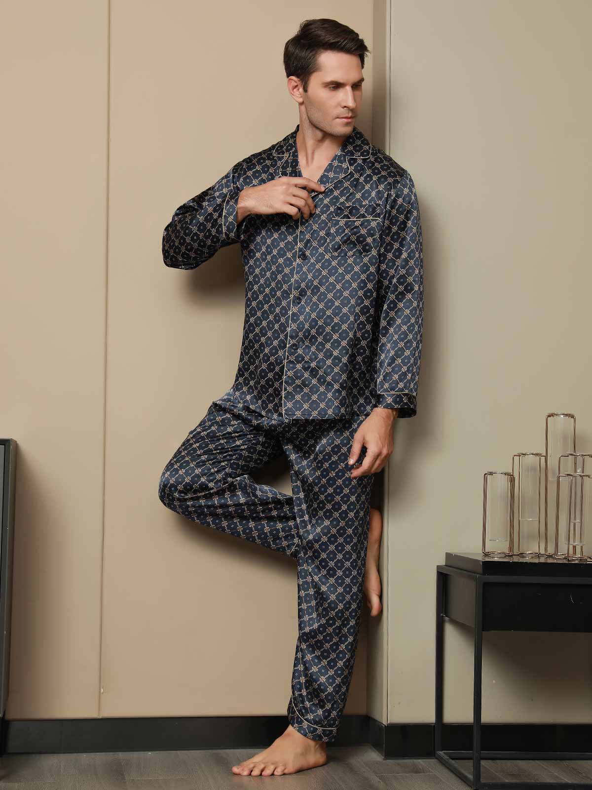 Pyjama en Pure Soie à Revers Imprimé pour Homme