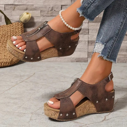 HANNA - Stijlvolle retro sleehak sandalen met rits