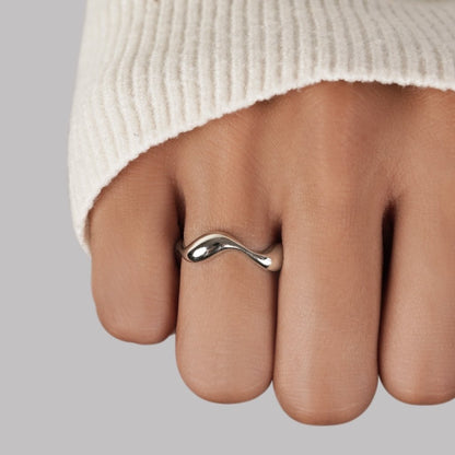 Silberne Wellenring