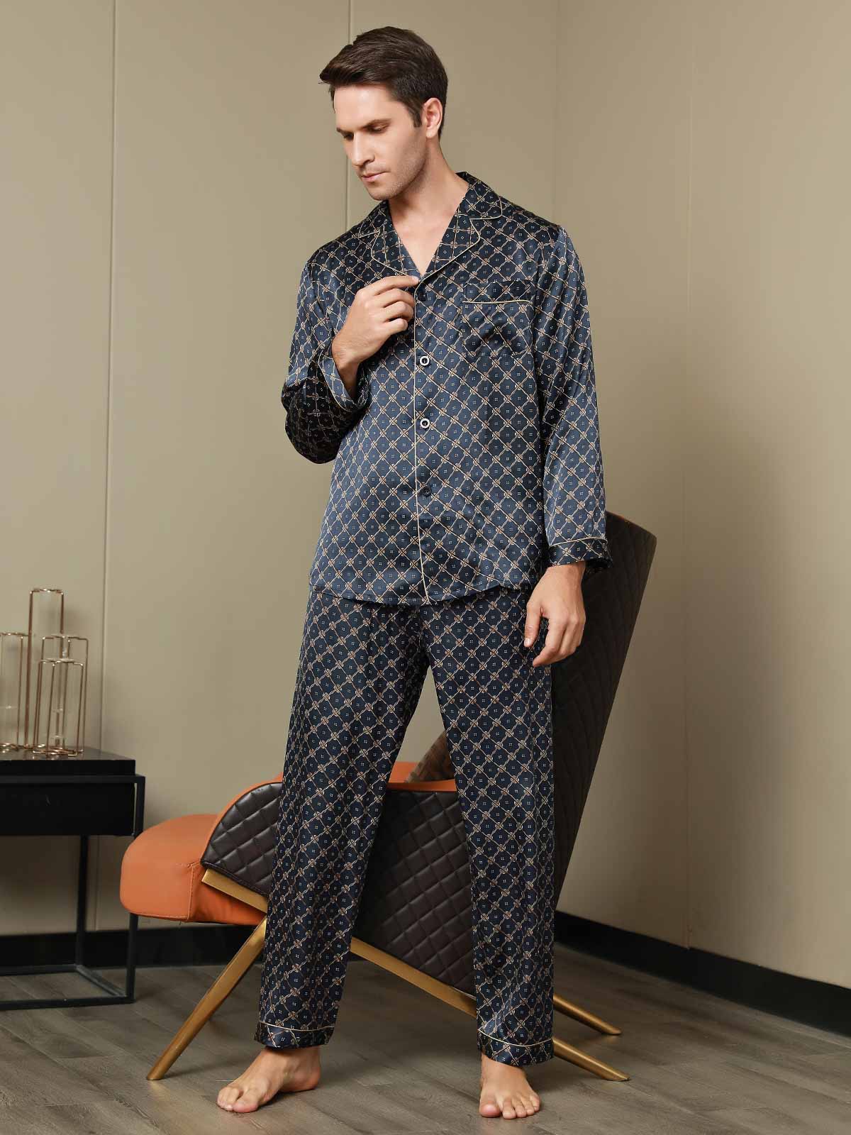 Pyjama en Pure Soie à Revers Imprimé pour Homme