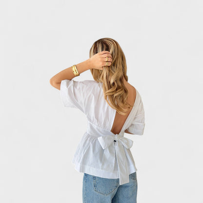 KATARÍNA – ELEGANT TAILLIERTE BLUSE