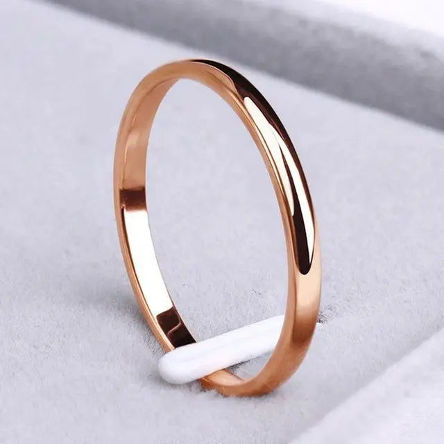 Eenvoudige gouden en zilveren ring