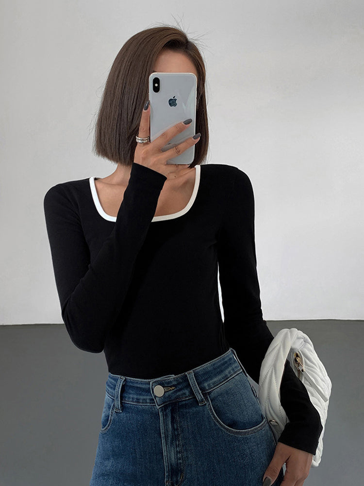 Sliver Lining Top met lange mouwen en contrasterende halslijn
