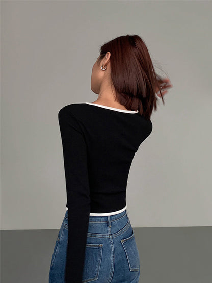 Langarm-Strickshirt mit quadratischem Ausschnitt und Kontrastbesatz