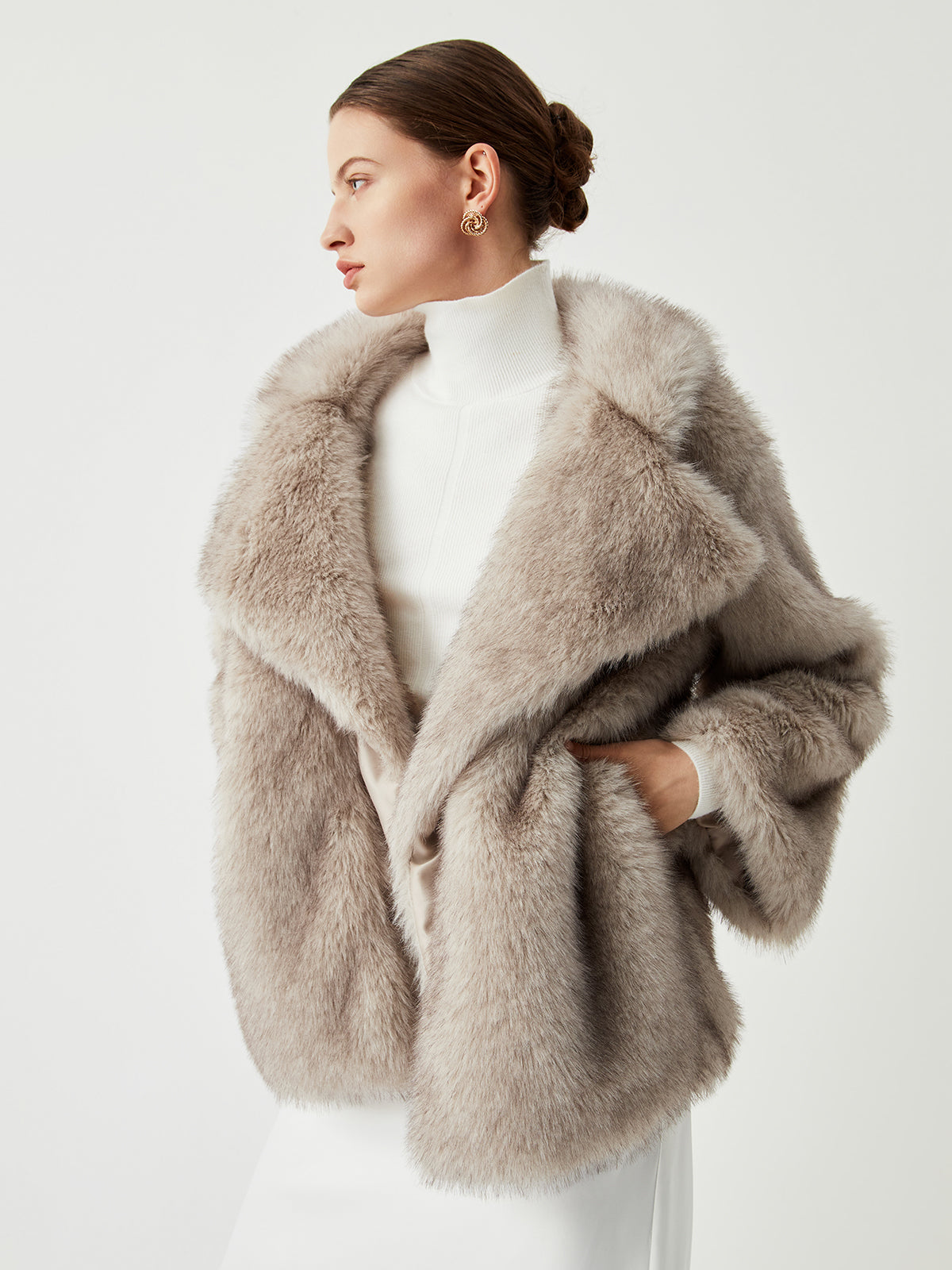 Oversized faux fur coat met kraag