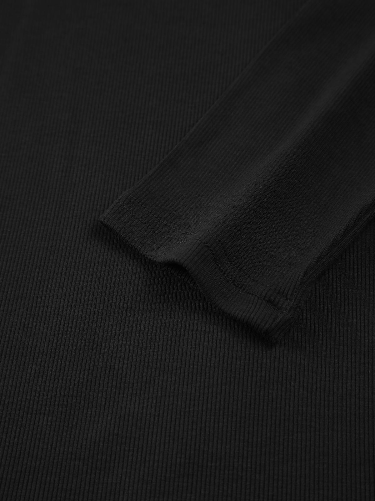 Sliver Lining Top met lange mouwen en contrasterende halslijn