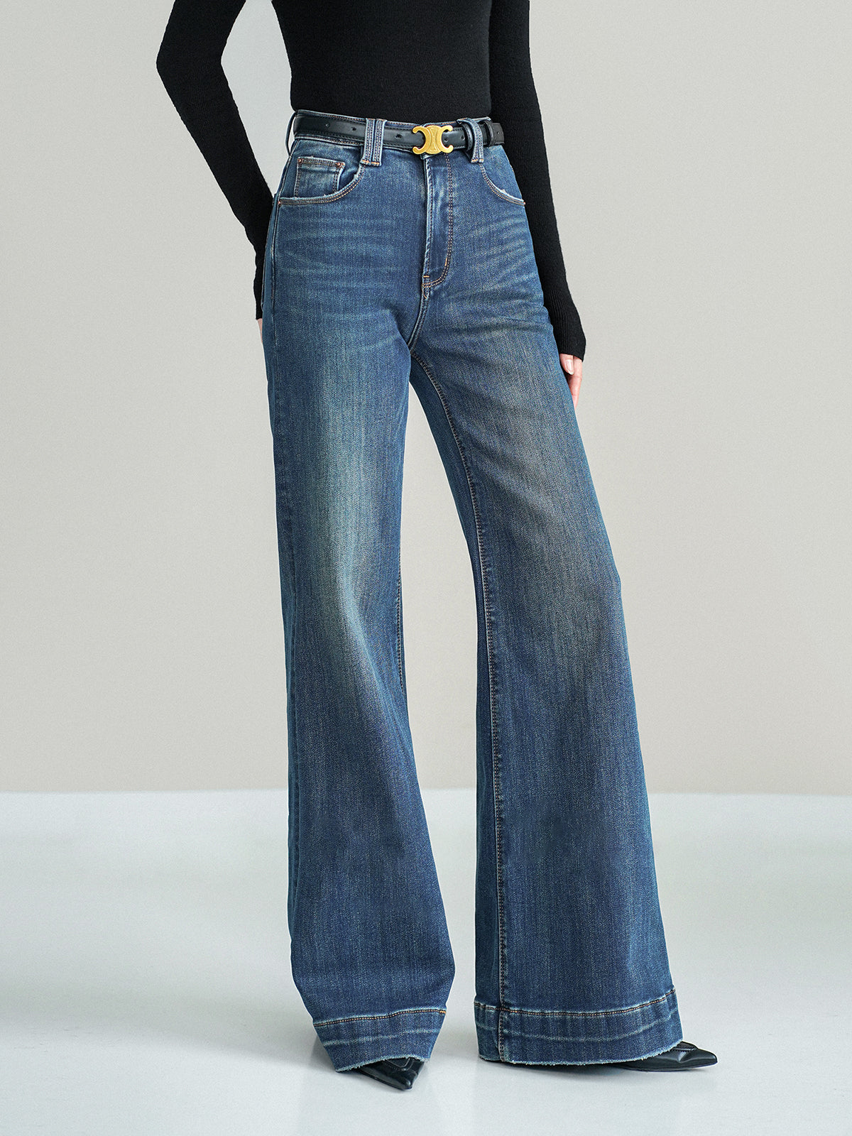 Mittelhohe Bootcut-Denim-Jeans ohne Gürtel