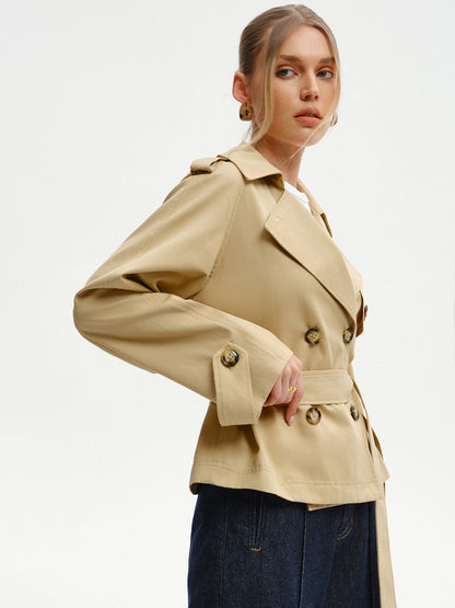 Doppelreihiger Trenchcoat mit Gürtel