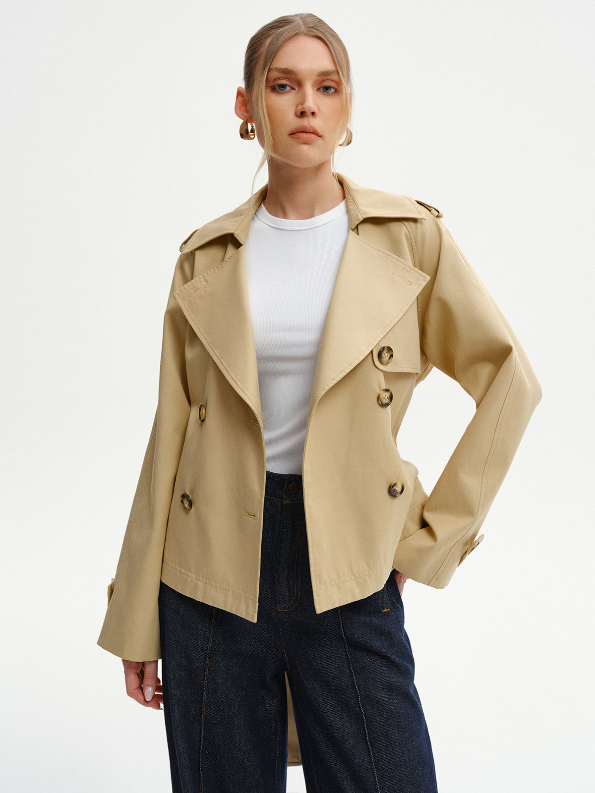 Doppelreihiger Trenchcoat mit Gürtel