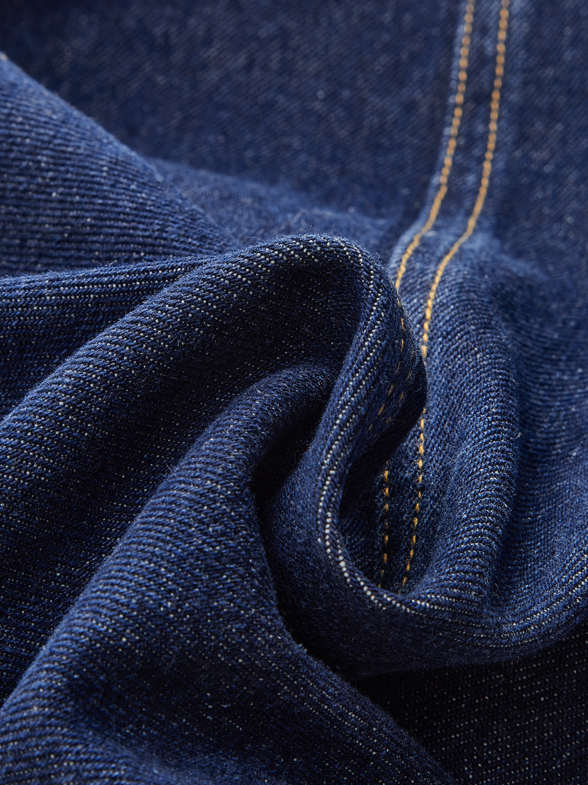 Mid-rise wide-leg jeans with a button fly