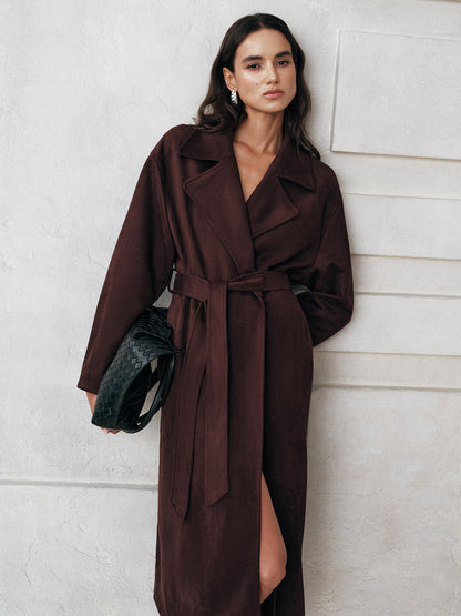Langer Trenchcoat aus Wildleder mit Gürtel