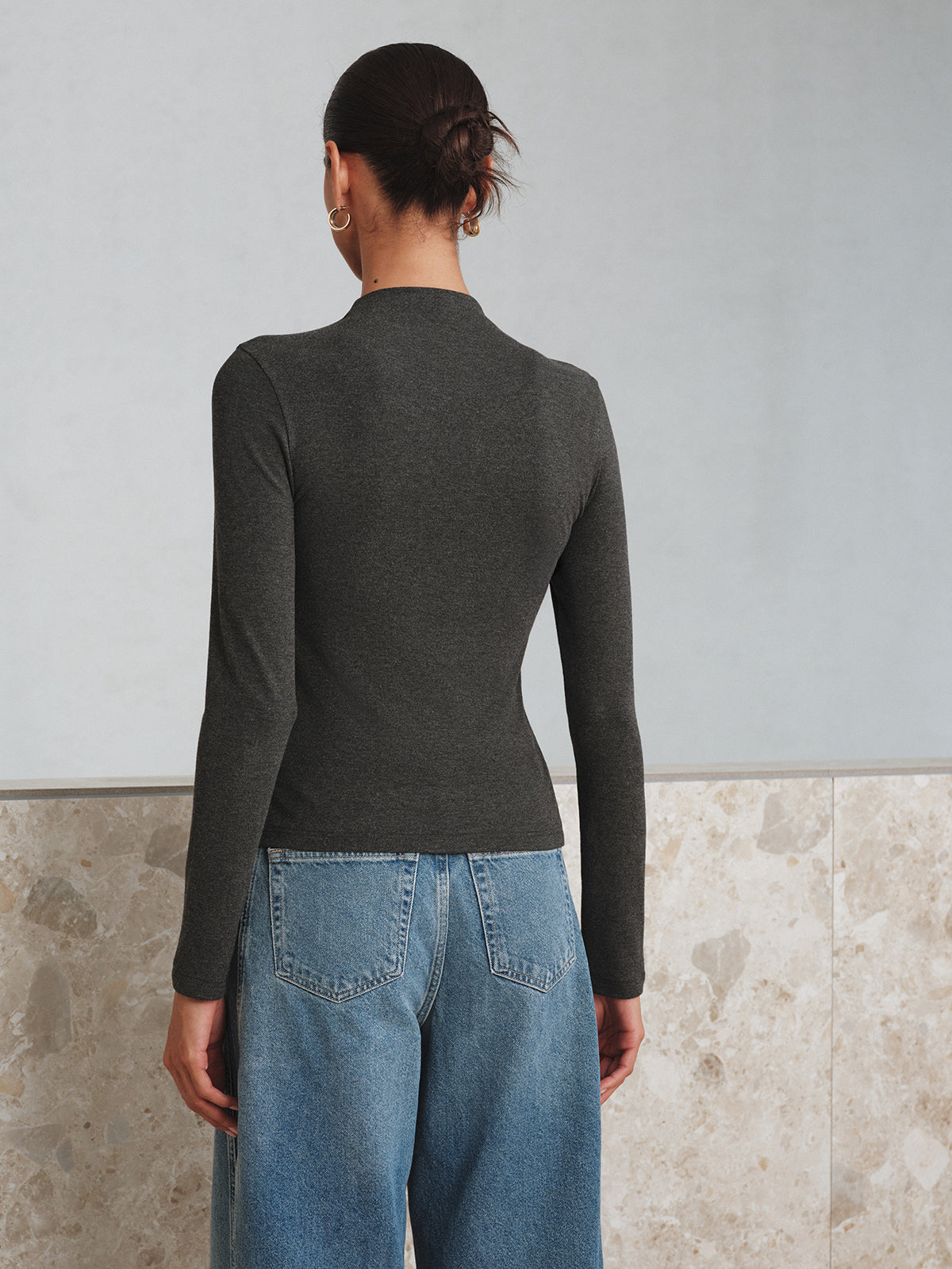 Longsleeve-T-shirt met opstaande kraag en knoopsluiting