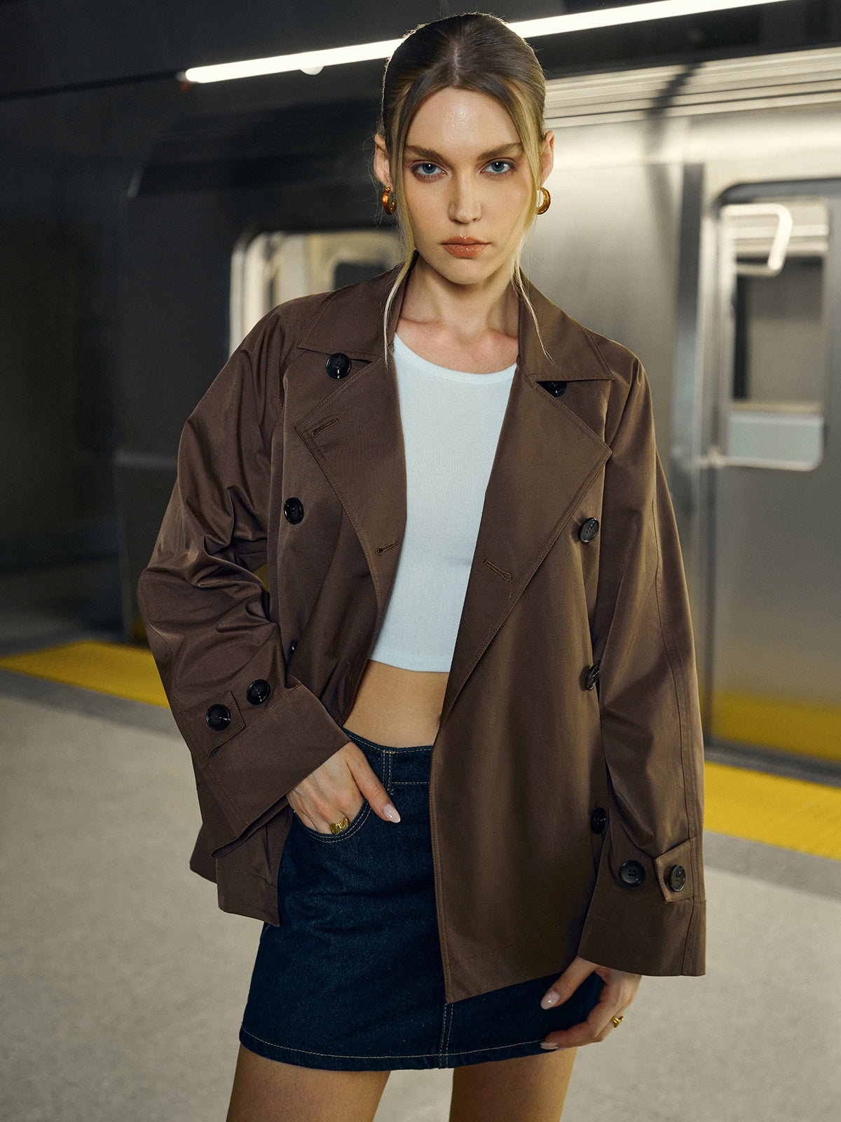 Double-breasted trenchcoat